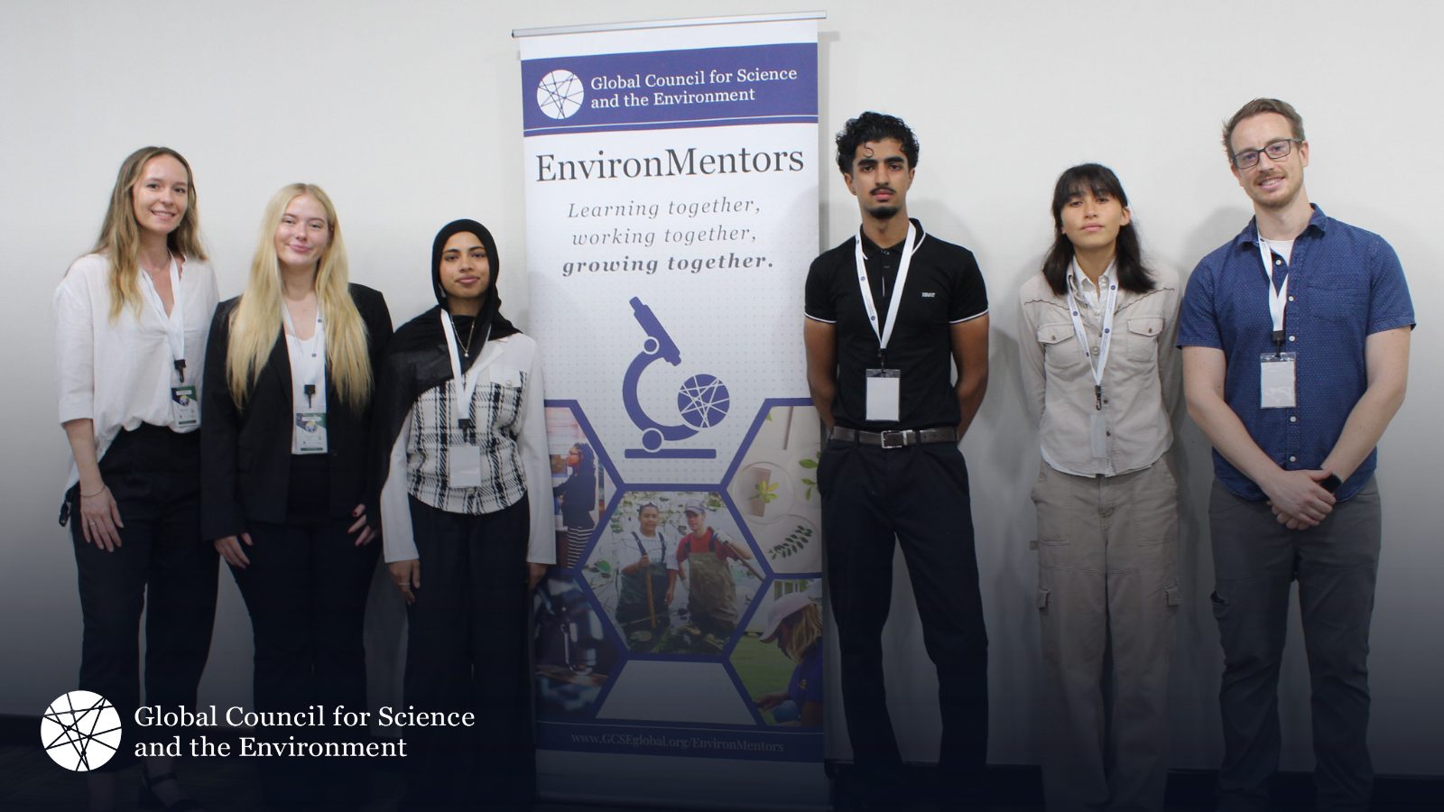 UC Davis EnvironMentors students at the EnvironMentors banner in Panama